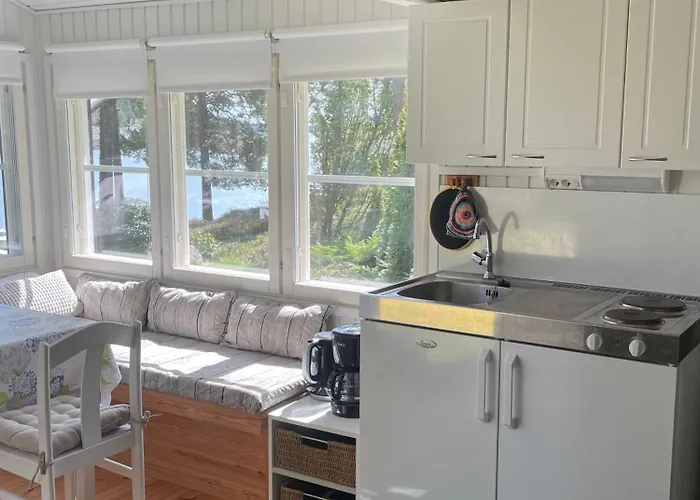 Chalet Pikkumoekki Sveastugan Roevik